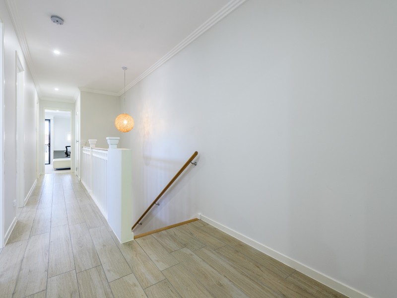 2/36 Scoter Avenue, Paradise Point QLD 4216