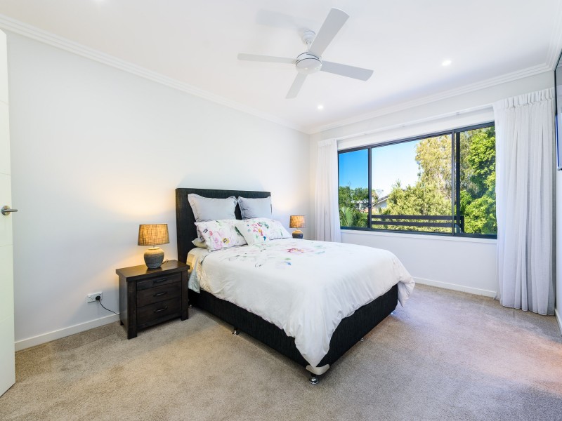 2/36 Scoter Avenue, Paradise Point QLD 4216