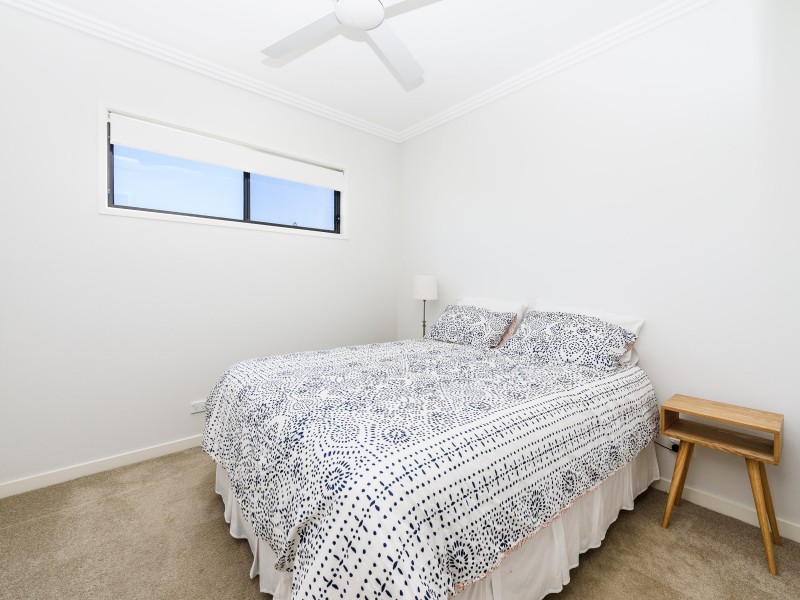 2/36 Scoter Avenue, Paradise Point QLD 4216