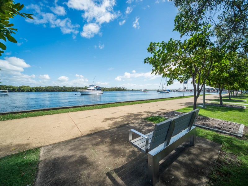 2/36 Scoter Avenue, Paradise Point QLD 4216