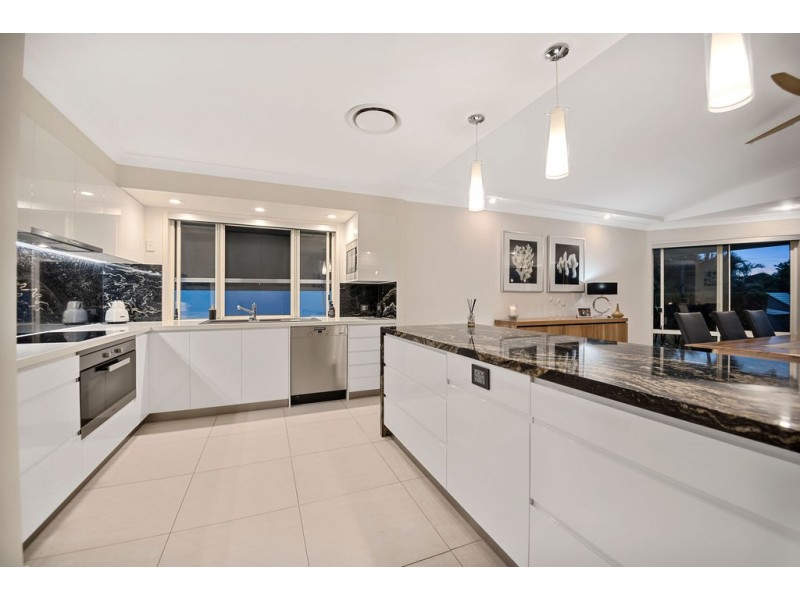 14 Saltwater Terrace, Helensvale QLD 4212