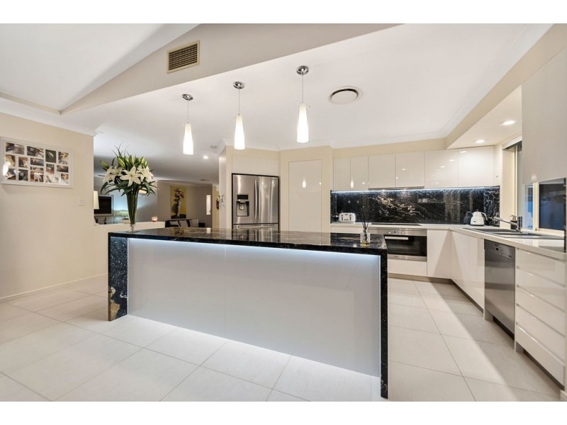 14 Saltwater Terrace, Helensvale QLD 4212