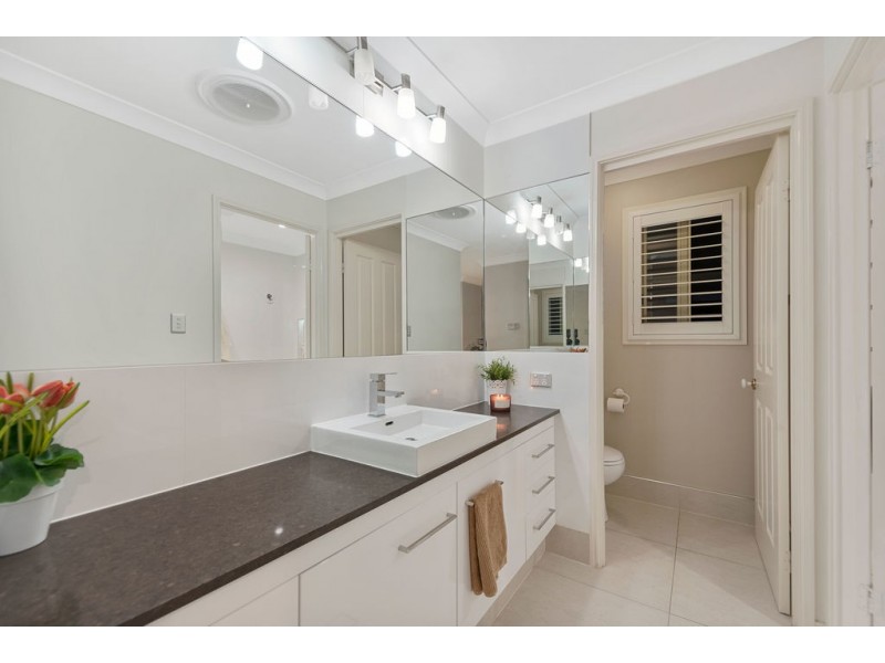 14 Saltwater Terrace, Helensvale QLD 4212