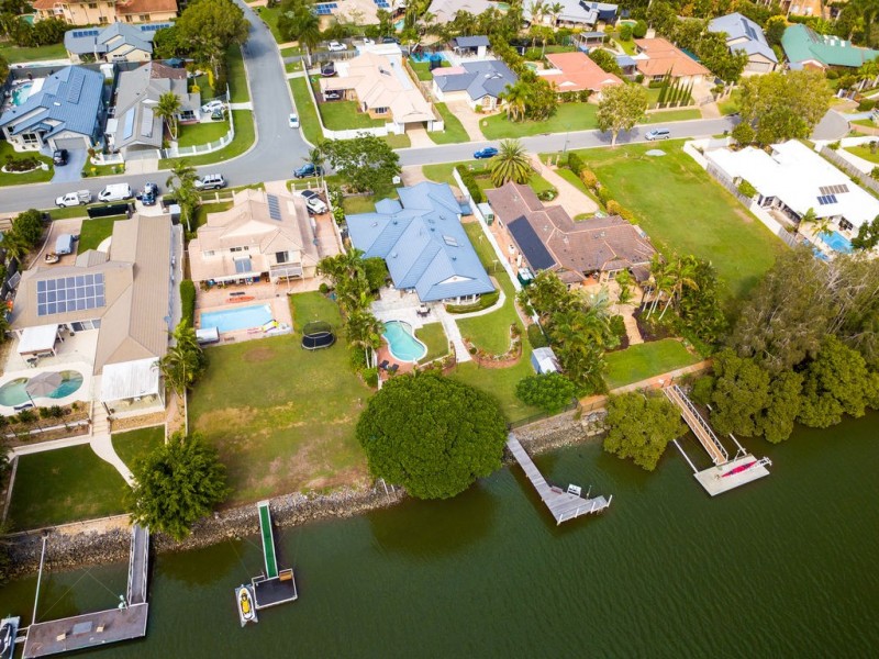 14 Saltwater Terrace, Helensvale QLD 4212
