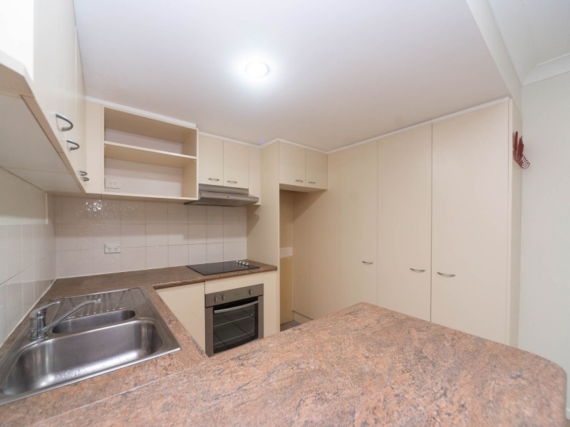 4/30 Government Road, Labrador QLD 4215