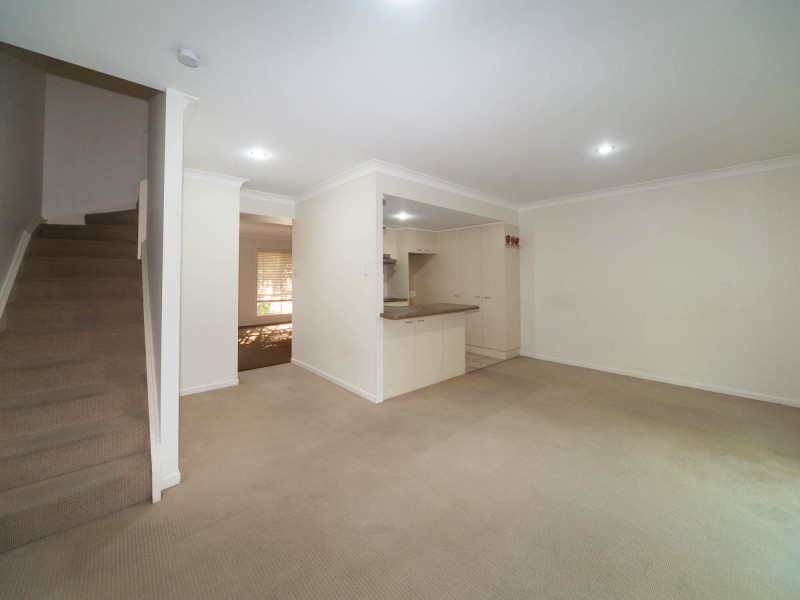 4/30 Government Road, Labrador QLD 4215