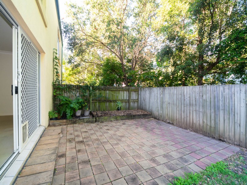 4/30 Government Road, Labrador QLD 4215