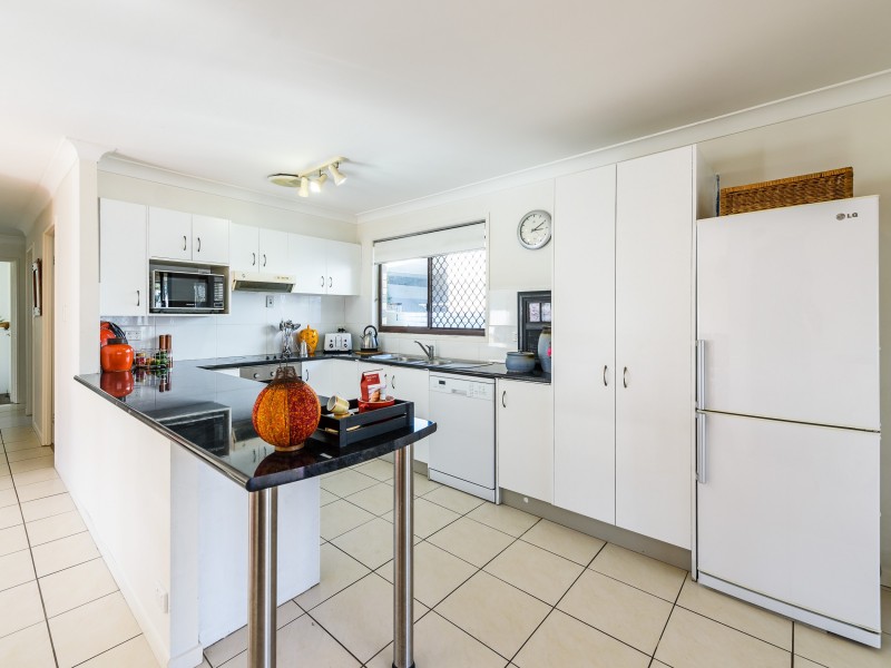 1/27 Errol Avenue, Paradise Point QLD 4216