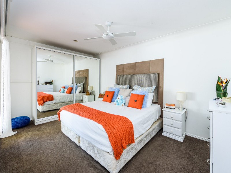 1/27 Errol Avenue, Paradise Point QLD 4216