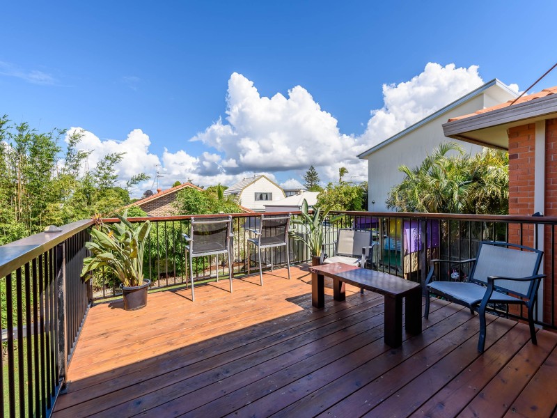 20 Eider Avenue, Paradise Point QLD 4216