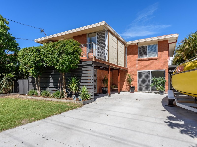 20 Eider Avenue, Paradise Point QLD 4216