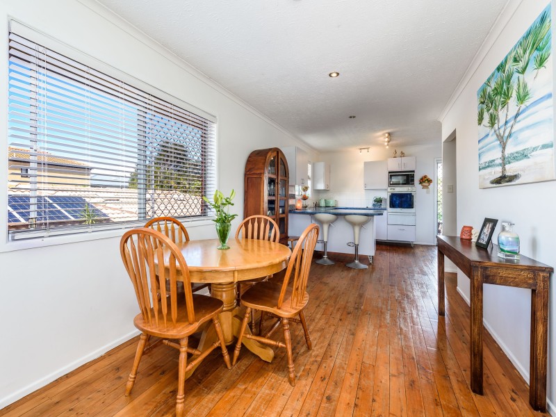20 Eider Avenue, Paradise Point QLD 4216