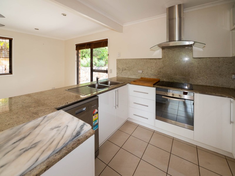 4 Atherton Court, Helensvale QLD 4212