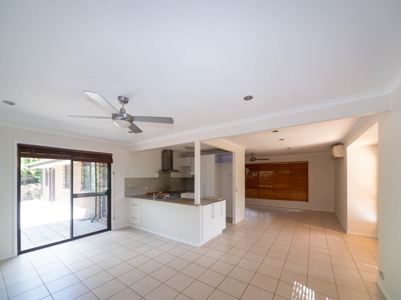 4 Atherton Court, Helensvale QLD 4212