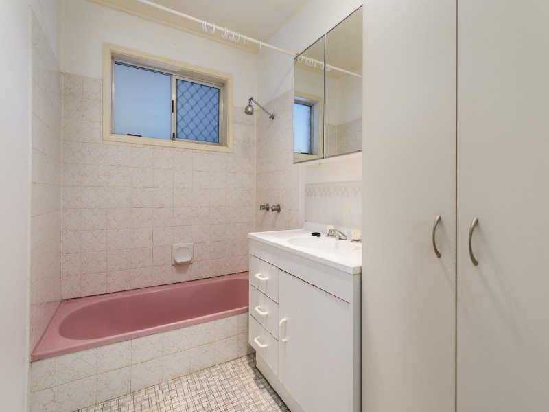 15 Nambur Street, Runaway Bay QLD 4216
