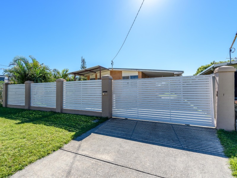 15 Nambur Street, Runaway Bay QLD 4216