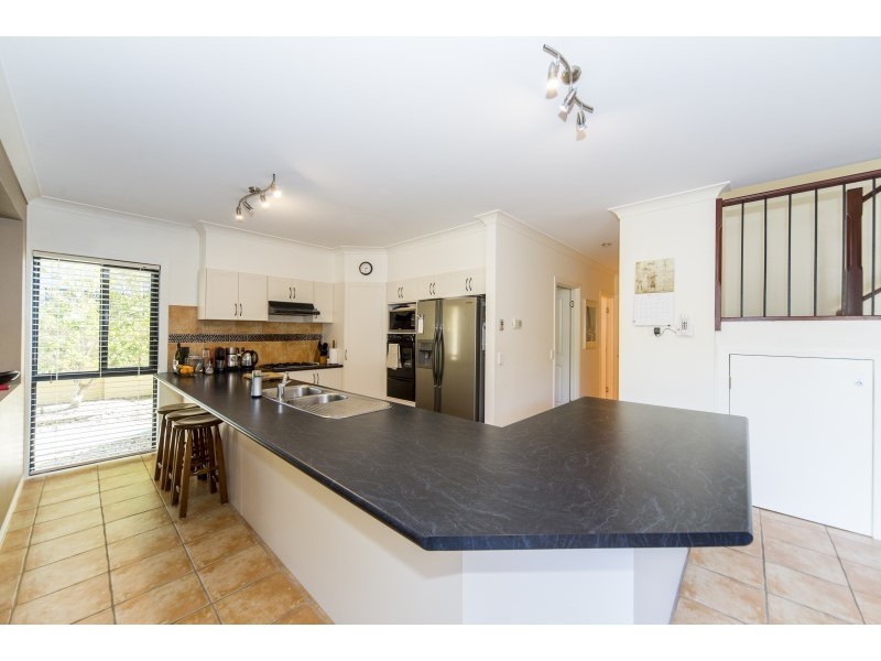 46 Oyster Cove Promenade, Helensvale QLD 4212