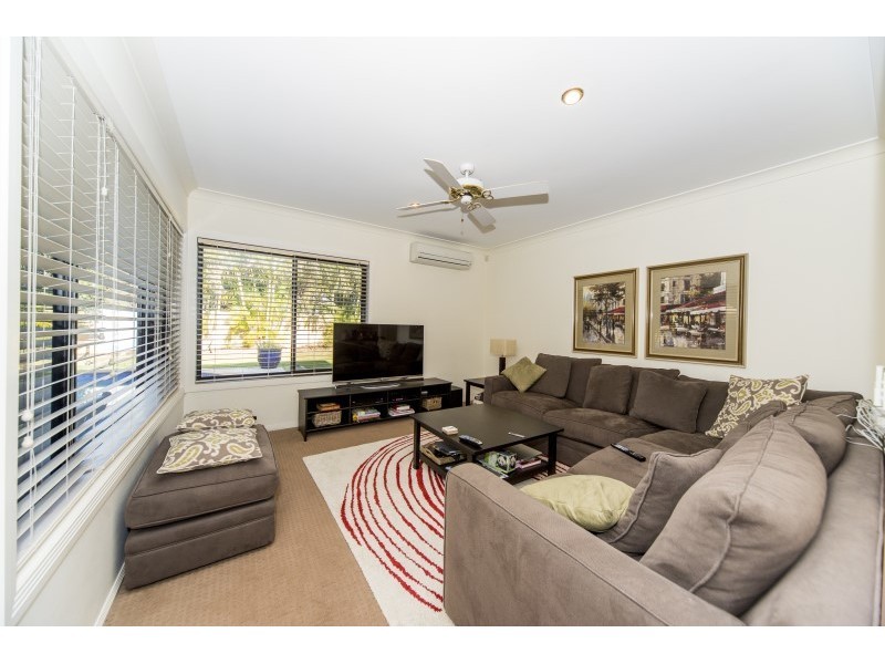 46 Oyster Cove Promenade, Helensvale QLD 4212