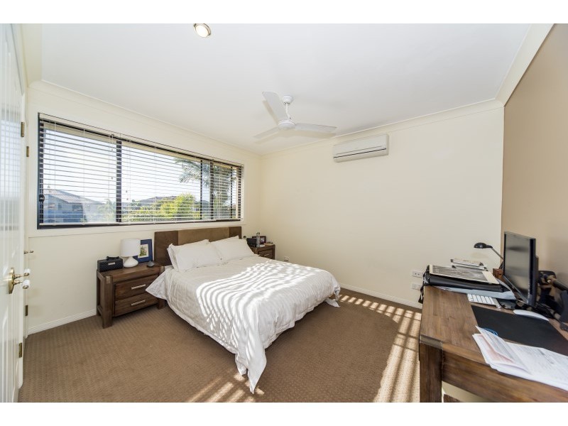 46 Oyster Cove Promenade, Helensvale QLD 4212