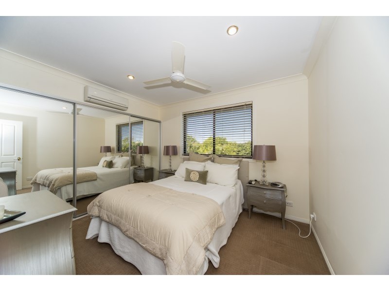 46 Oyster Cove Promenade, Helensvale QLD 4212