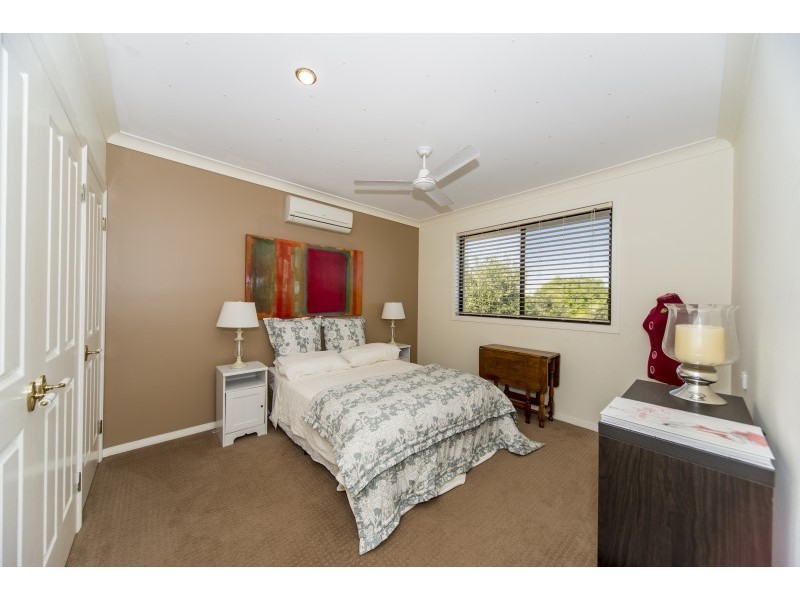46 Oyster Cove Promenade, Helensvale QLD 4212