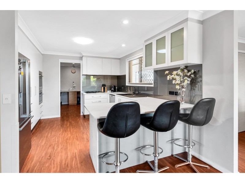 32 Karema Crescent, Runaway Bay QLD 4216