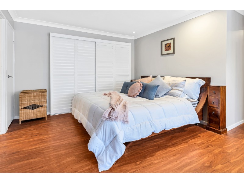 32 Karema Crescent, Runaway Bay QLD 4216