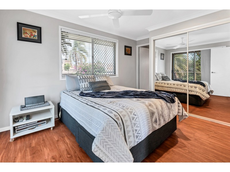 32 Karema Crescent, Runaway Bay QLD 4216