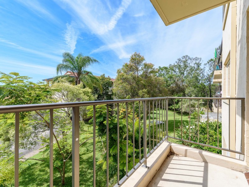 34/13-17 Brown Street, Labrador QLD 4215