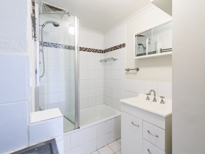 34/13-17 Brown Street, Labrador QLD 4215