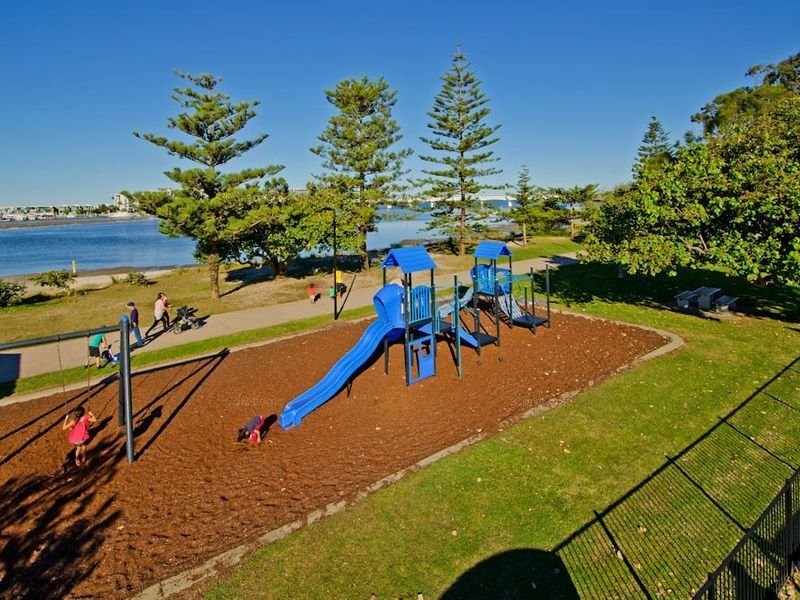4/13 Bruce Avenue, Paradise Point QLD 4216