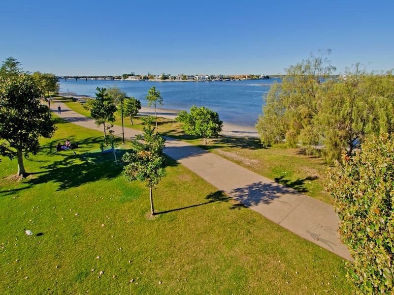 1/13 Bruce Avenue, Paradise Point QLD 4216