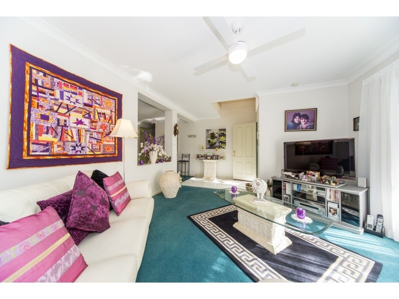 1/129 Bayview Street, Runaway Bay QLD 4216
