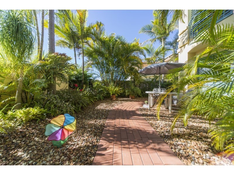1/129 Bayview Street, Runaway Bay QLD 4216