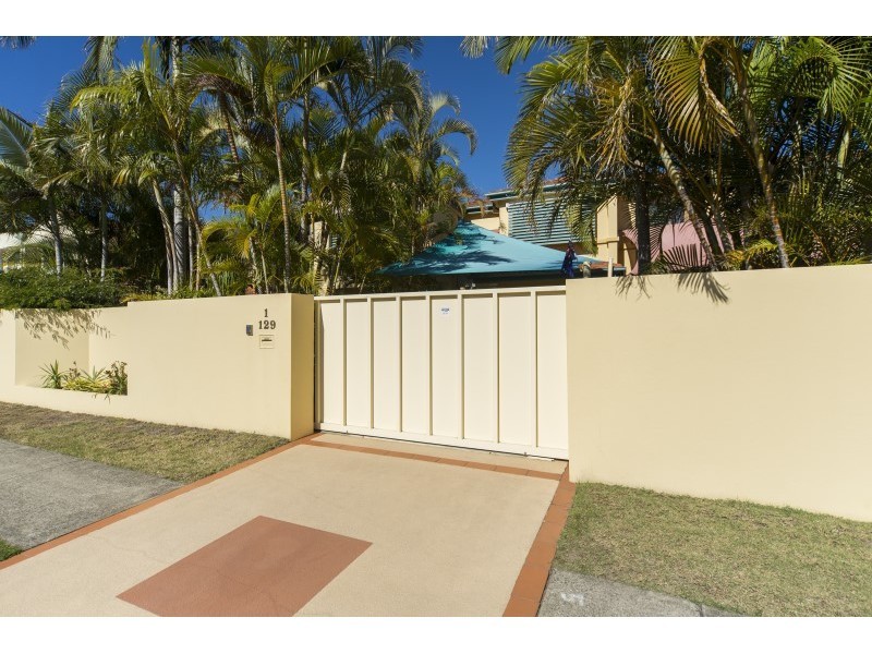 1/129 Bayview Street, Runaway Bay QLD 4216