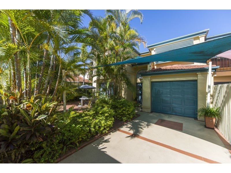 1/129 Bayview Street, Runaway Bay QLD 4216