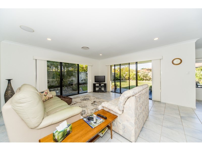 58 Audrey Avenue, Helensvale QLD 4212