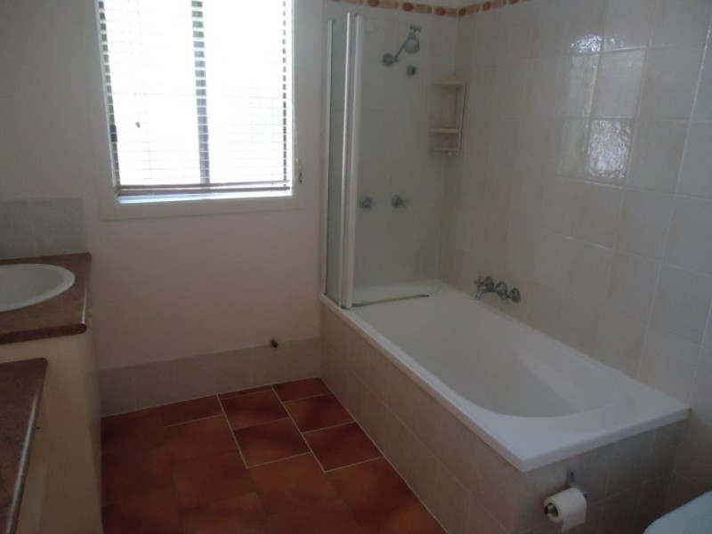 92 Boykambil Esplanade North, Hope Island QLD 4212