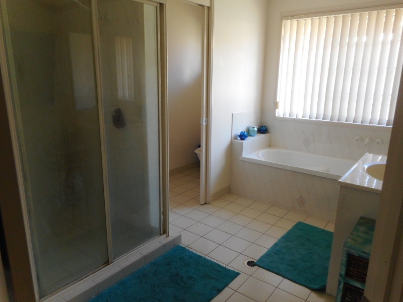 2 Hillgrove Court, Oxenford QLD 4210