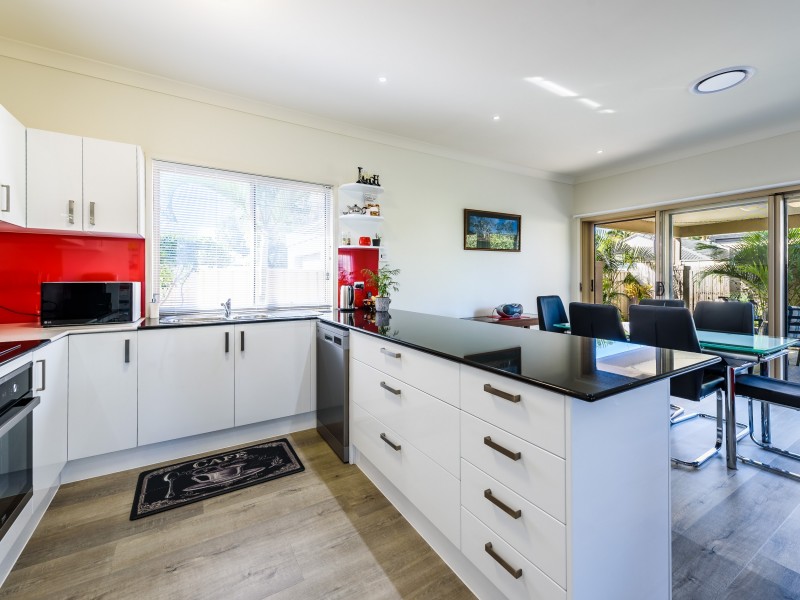 25 Kurrajong Avenue, Hollywell QLD 4216