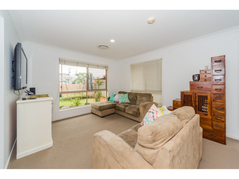 27 Anchorage Way, Biggera Waters QLD 4216