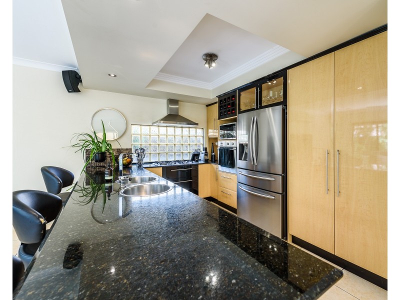 21 Ken Crescent, Helensvale QLD 4212