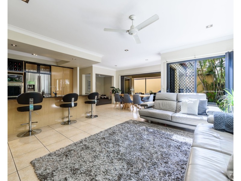 21 Ken Crescent, Helensvale QLD 4212