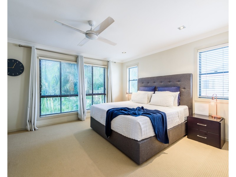 21 Ken Crescent, Helensvale QLD 4212