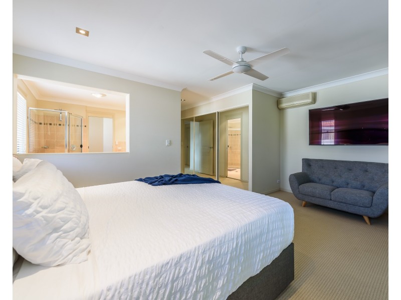 21 Ken Crescent, Helensvale QLD 4212