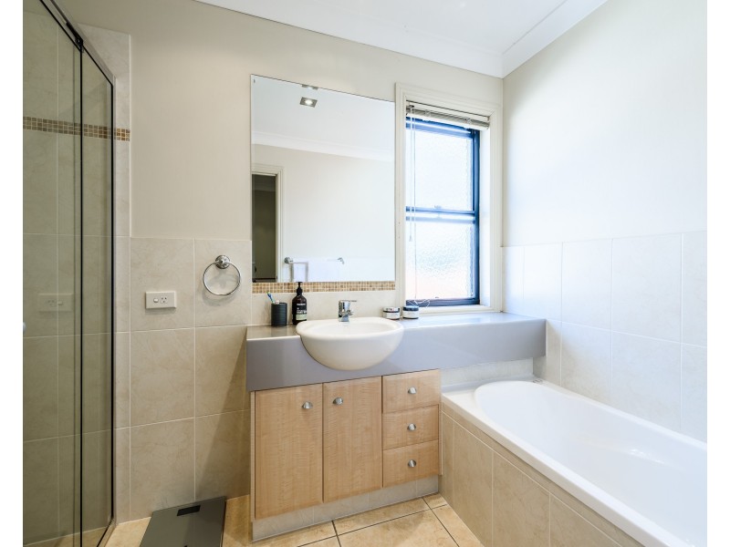 21 Ken Crescent, Helensvale QLD 4212