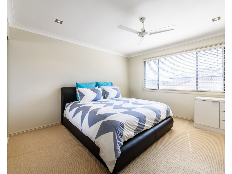 21 Ken Crescent, Helensvale QLD 4212