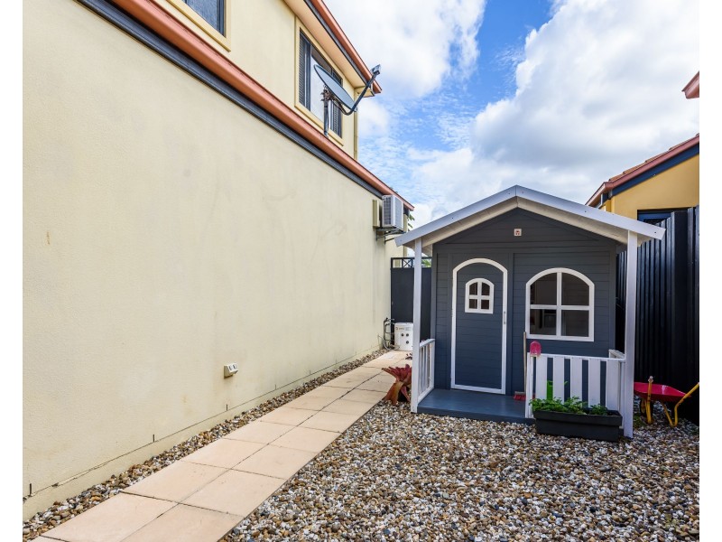 21 Ken Crescent, Helensvale QLD 4212