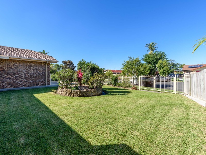 1/5 Clovelly Place, Labrador QLD 4215