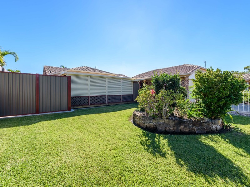 1/5 Clovelly Place, Labrador QLD 4215